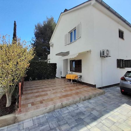 Lovely Studio Malina Close To The Beach Krk Town Exteriör bild