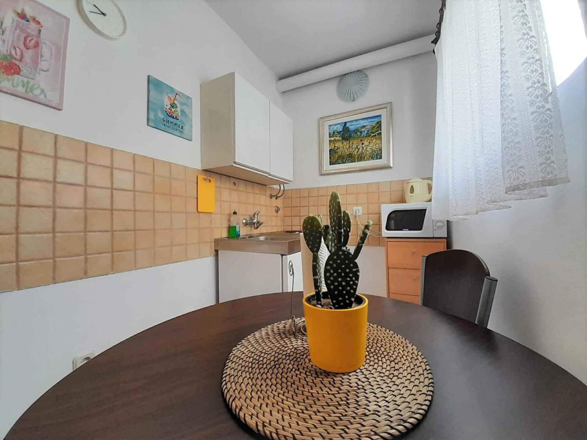 Lovely Studio Malina Close To The Beach Krk Town Exteriör bild