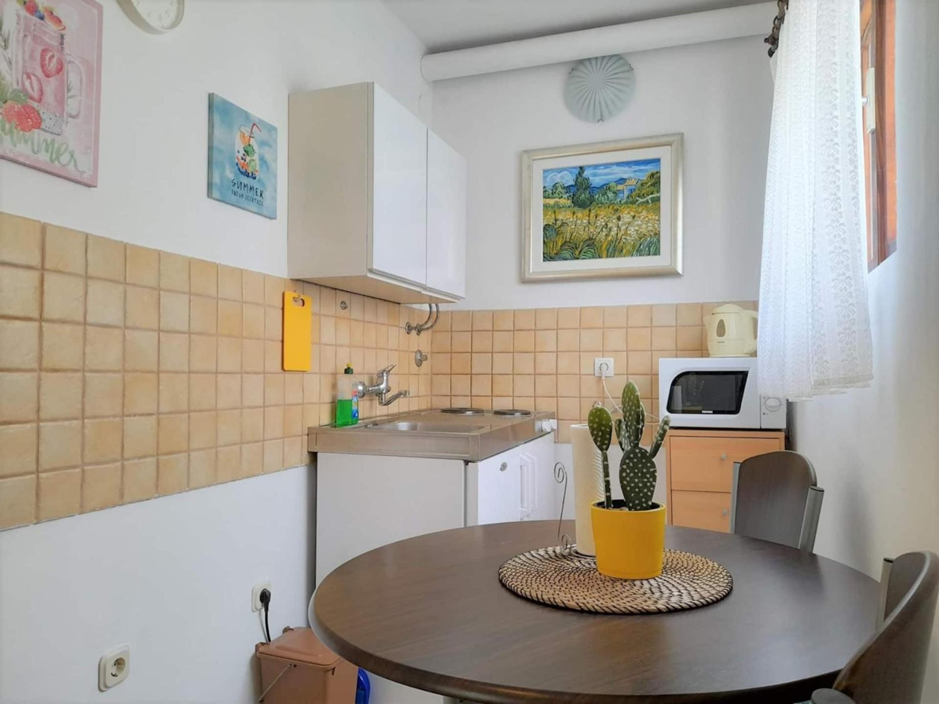 Lovely Studio Malina Close To The Beach Krk Town Exteriör bild